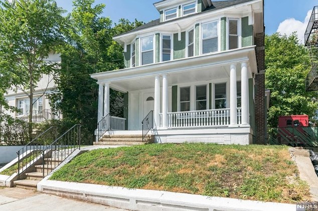 9 Noll Pl, Newark, NJ 07106-2401