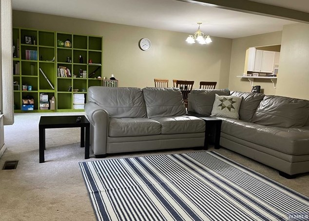 32 Foxwood Sq, Westwood NJ  07675-7359 exterior