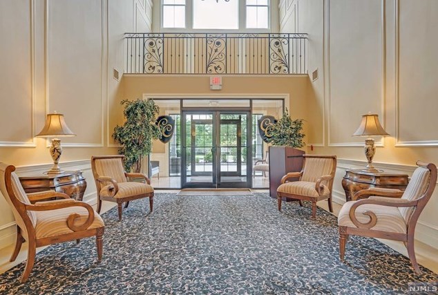5 Tenakill Park E #117, Cresskill, NJ 07626