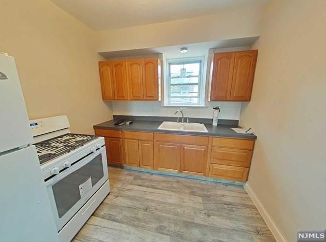 15 Faber Pl #6, Outwater, NJ 07026