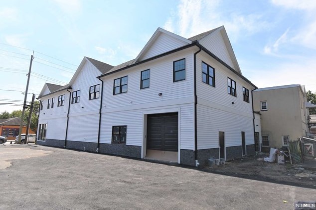 203 Main St #1, N Milford, NJ 07646