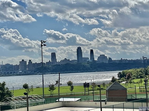 1203 River Rd #2h, Edgewater, NJ 07020