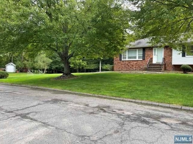 101 S Colonial Dr, Harrington Park, NJ 07640