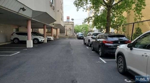 333 Grand Ave #3r, Palisades Park, NJ