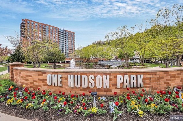 1709 Hudson Park #1709, Edgewater, NJ 07020