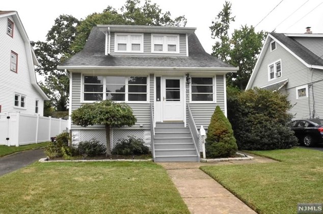 117 Roosevelt Ave, Dumont, NJ 07628