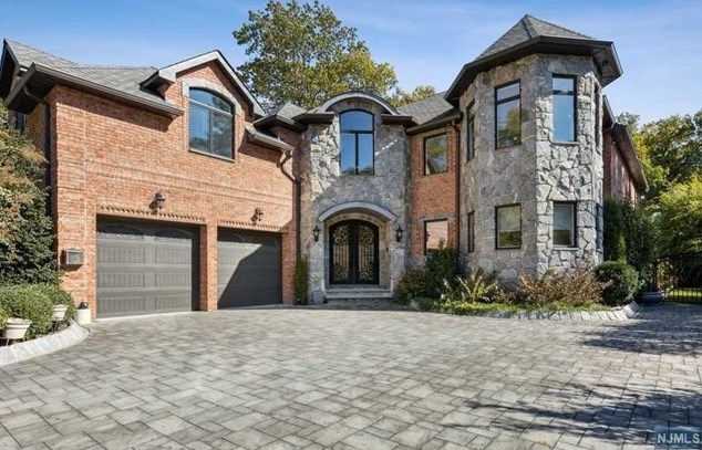 489 Summit St, Englewood, NJ 07632-1813