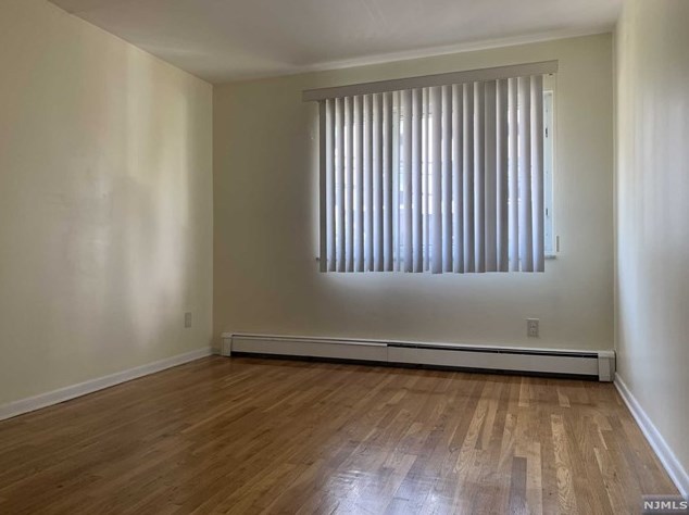 1440 10th St, West Fort Lee NJ  07024-2002 exterior