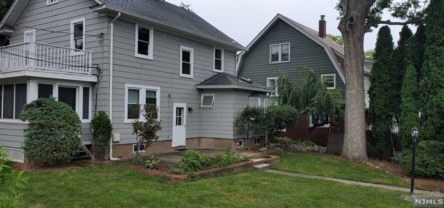 31 Wyckoff Ave #2, Wyckoff, NJ 07481