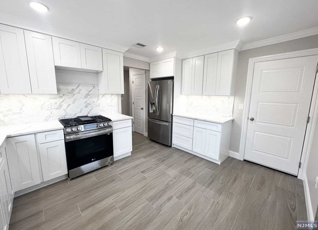 58 Mercer St, Wallington NJ  07057-1140 exterior