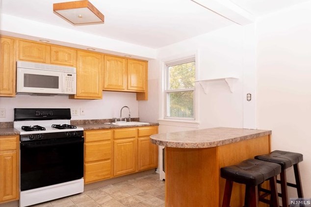 57 1st St #2, North Arlington, NJ 07031