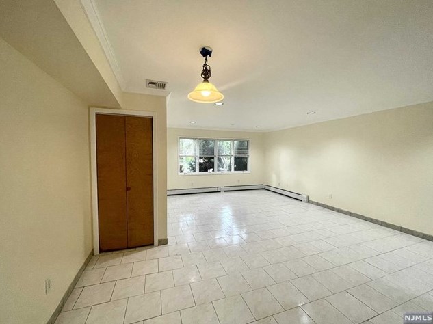 28 Jackson Ave, South Hackensack NJ  07606-1648 exterior