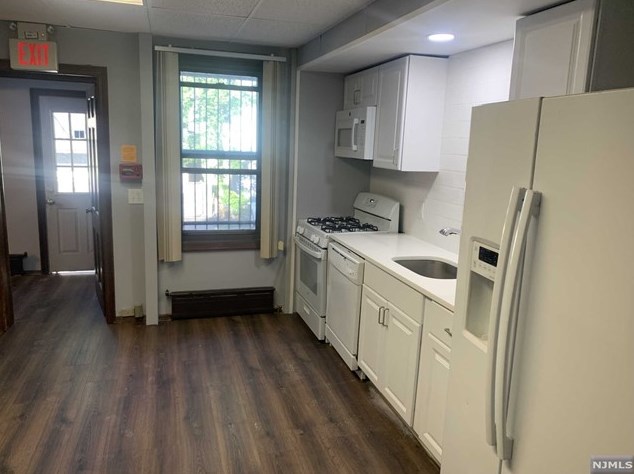 84 N Washington Ave #1, Bergenfield, NJ 07621