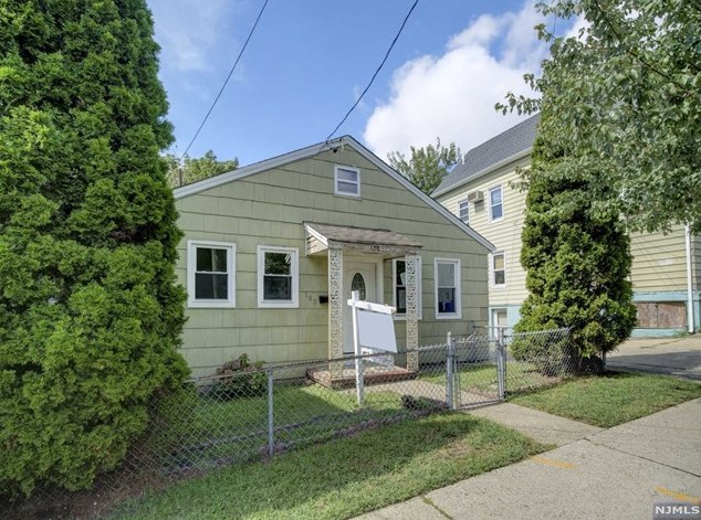183 Cambridge Ave, Outwater, NJ 07026