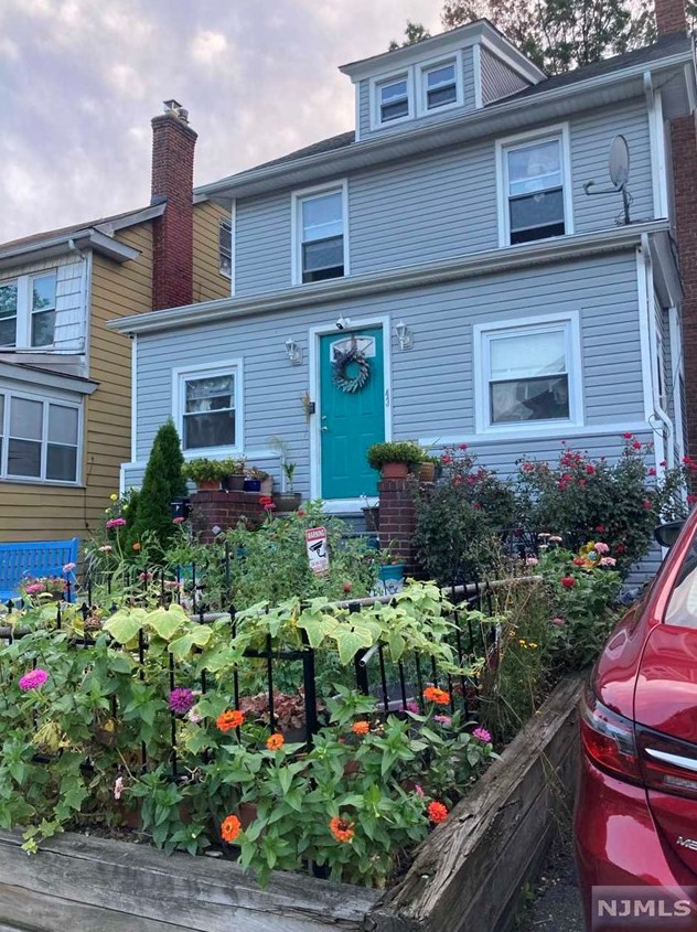 43 Irving St, East Orange, NJ 07018