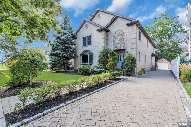 230 Lawrence Ave, Hasbrouck Heights, NJ 07604