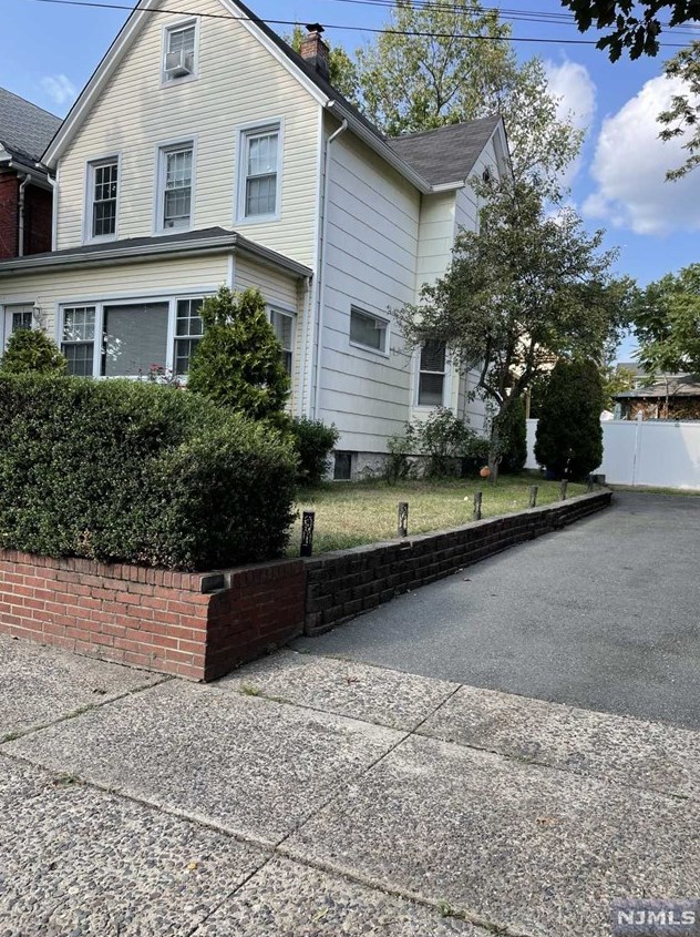 32 College Pl, Ridgefield Park, NJ 07660