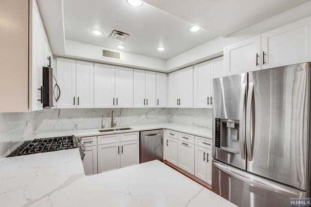 1 Orient Way #209, Rutherford, NJ 07070