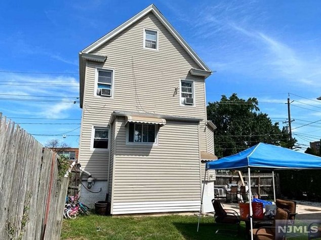 199 Beech St, Hackensack, NJ 07601-3424