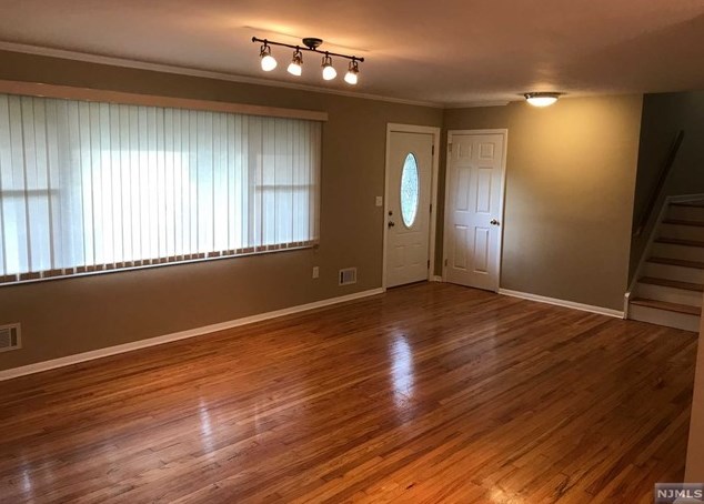 275 Tappan Rd, Norwood, NJ 07648