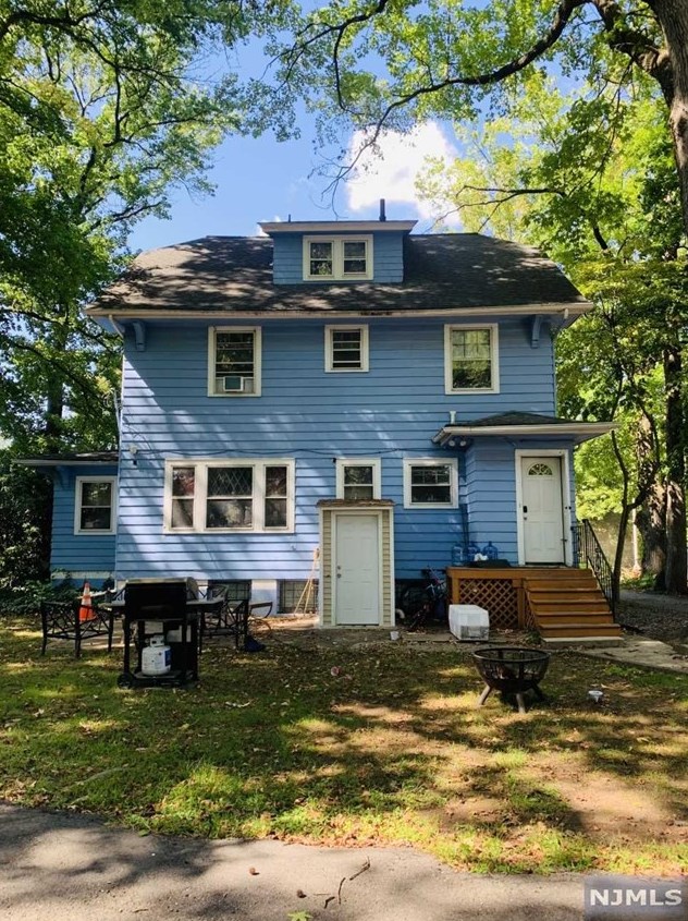 422 N Walnut St, East Orange, NJ 07017