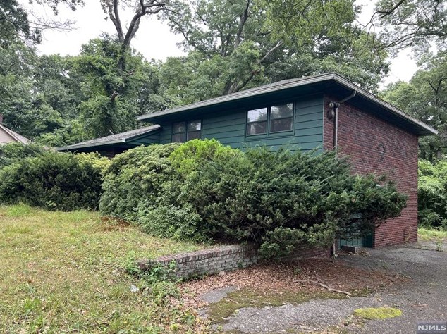 101 Pascack Rd, Westwood, NJ 07676