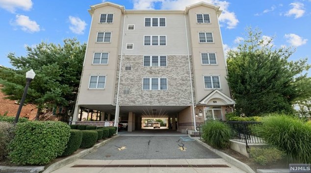 121 Myer St #203, Hackensack, NJ 07601