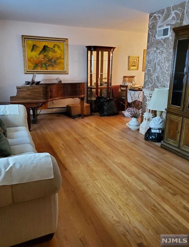 465 Meer Ave, Wyckoff NJ  07481-1837 exterior