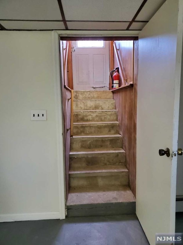 465 Meer Ave, Wyckoff NJ  07481-1837 exterior