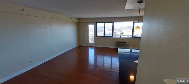 60 Parkway Dr E #11f, East Orange, NJ 07017