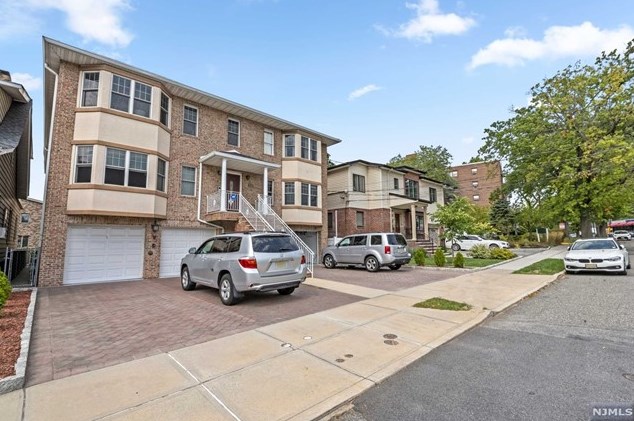 2183 Edwin Ave, West Fort Lee, NJ 07024-3435