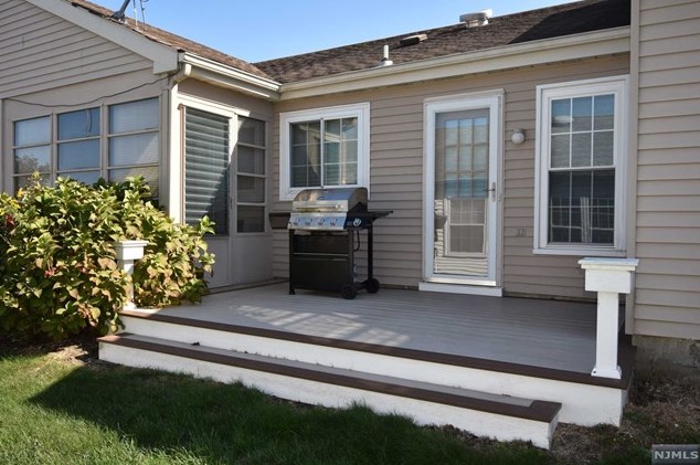 36 Marlow Ave, Lakehurst, NJ 08759