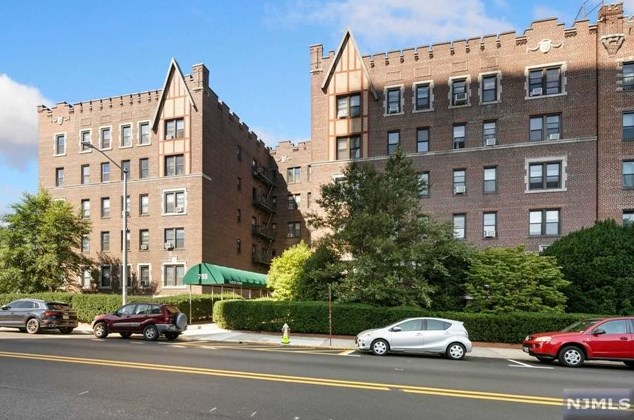 755 Anderson Ave #5i, Cliffside Park, NJ 07010