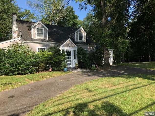 105 Pascack Rd, Hillsdale, NJ 07642-1324