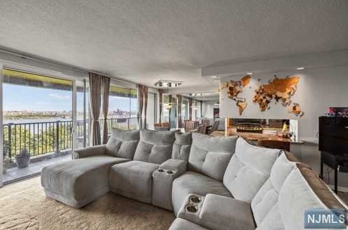 3 Horizon Rd #402, West Fort Lee, NJ 07024