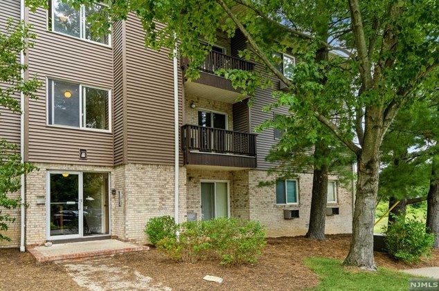 201 Federal Hill Rd #a, Pompton Falls, NJ 07442