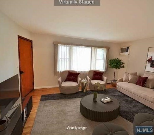 371 Woodcrest Pl, Saddle Brook, NJ 07663