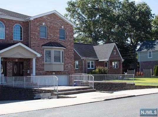 464 Dewey Ave, Saddle Brook, NJ 07663