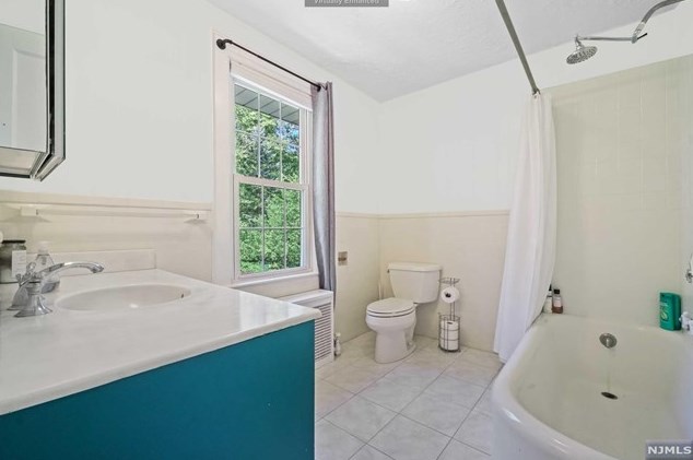 85 Pascack Rd, Hillsdale NJ  07642-1300 exterior