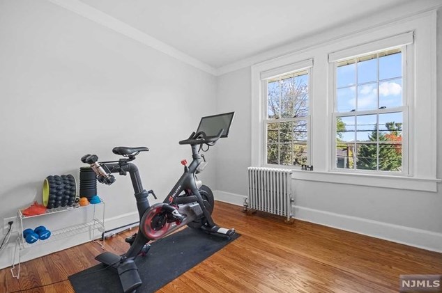 85 Pascack Rd, Hillsdale NJ  07642-1300 exterior