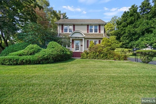 85 Pascack Rd, Hillsdale, NJ 07642
