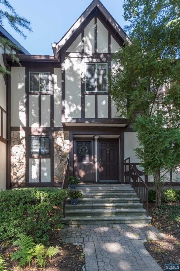 3710 Mark Twain Way, Mahwah, NJ 07430