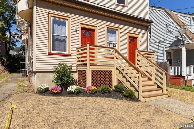 41 Mission St #1, Montclair, NJ 07042