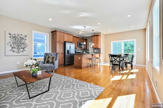334 Green Ave, Lyndhurst, NJ 07071-2232