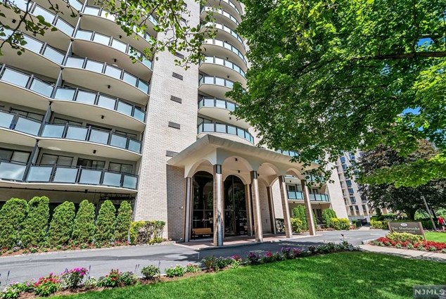 125 Prospect Ave #18b, Hackensack, NJ 07601