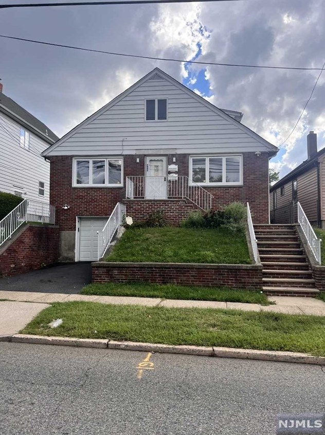 450 Kingsland Ave, Lyndhurst, NJ 07071
