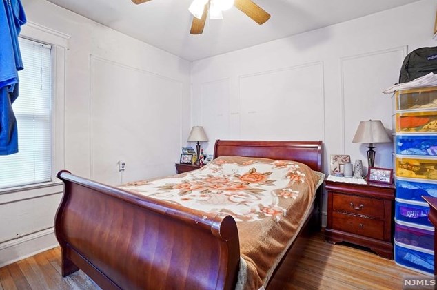 436 Chestnut St, Ridgefield NJ  07657-2606 exterior