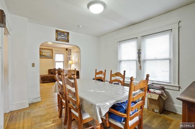 436 Chestnut St, Ridgefield NJ  07657-2606 exterior