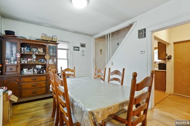 436 Chestnut St, Ridgefield NJ  07657-2606 exterior