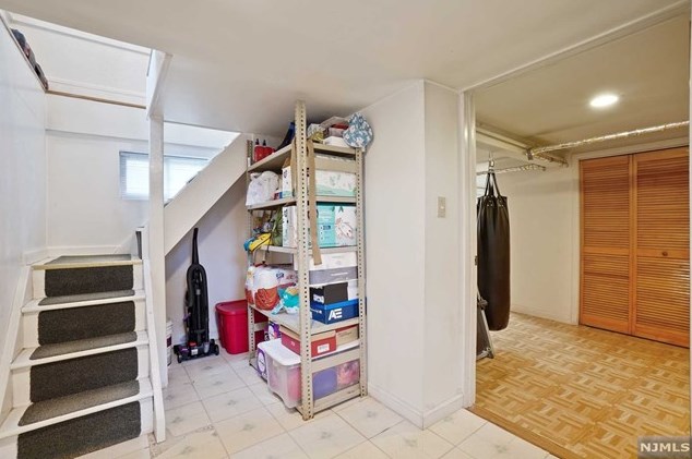 436 Chestnut St, Ridgefield NJ  07657-2606 exterior